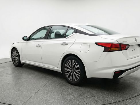 Used 2025 Nissan Altima 2.5 SV image 6