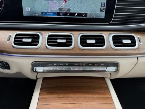 Used 2021 Mercedes-Benz GLS 450 4MATIC image 22