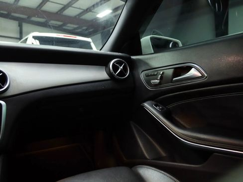 Used 2018 Mercedes-Benz CLA 250 image 21