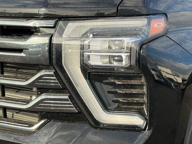Used 2024 Chevrolet Silverado 2500 High Country w/ High Country Premium Package AWD/4WD image 14