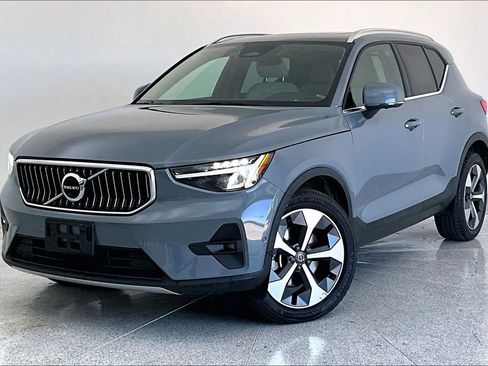 Certified 2023 Volvo XC40 B4 Plus w/ Driver Assist Package image 16