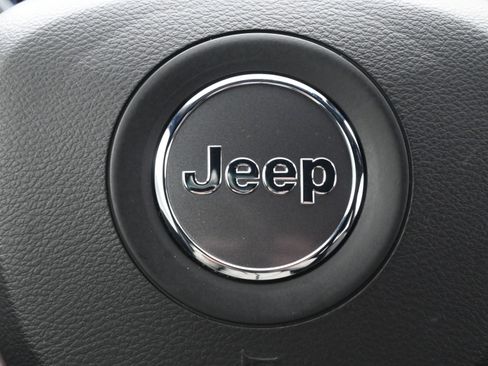 Used 2021 Jeep Cherokee High Altitude image 21