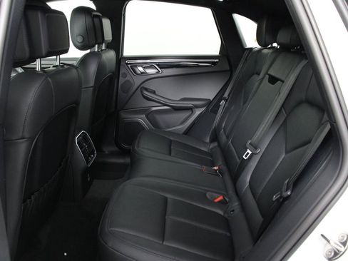 New 2026 Porsche Macan image 18