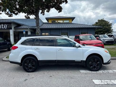 Used 2012 Subaru Outback 3.6R Limited w/ Moonroof Pkg AWD/4WD image 8