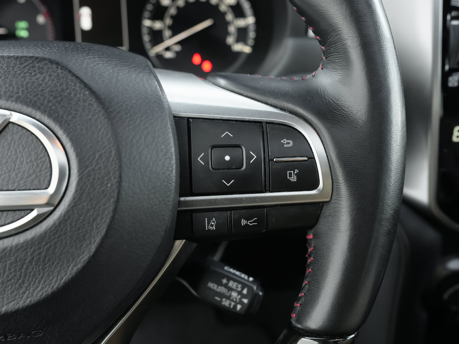 Used 2022 Lexus GX 460 Premium w/ Accessory Package AWD/4WD image 22