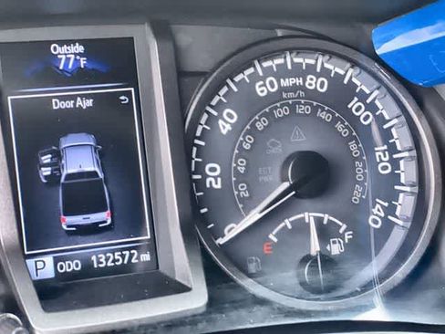 Used 2018 Toyota Tacoma TRD Off-Road RWD image 19