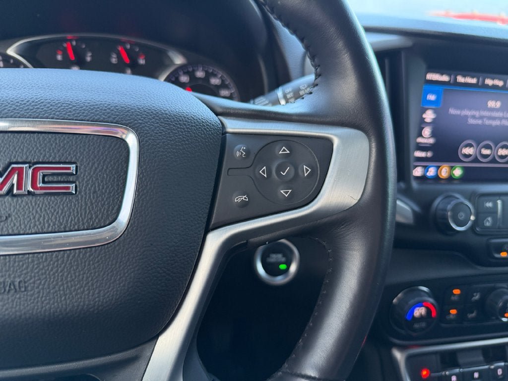 Used 2022 GMC Terrain SLT w/ Tech Package AWD/4WD image 17