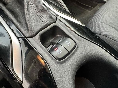 Used 2022 Toyota Corolla LE FWD image 22