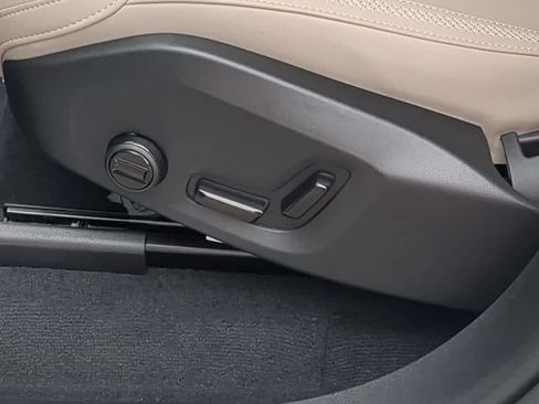 Certified 2026 Volvo XC90 B6 Plus AWD/4WD image 16