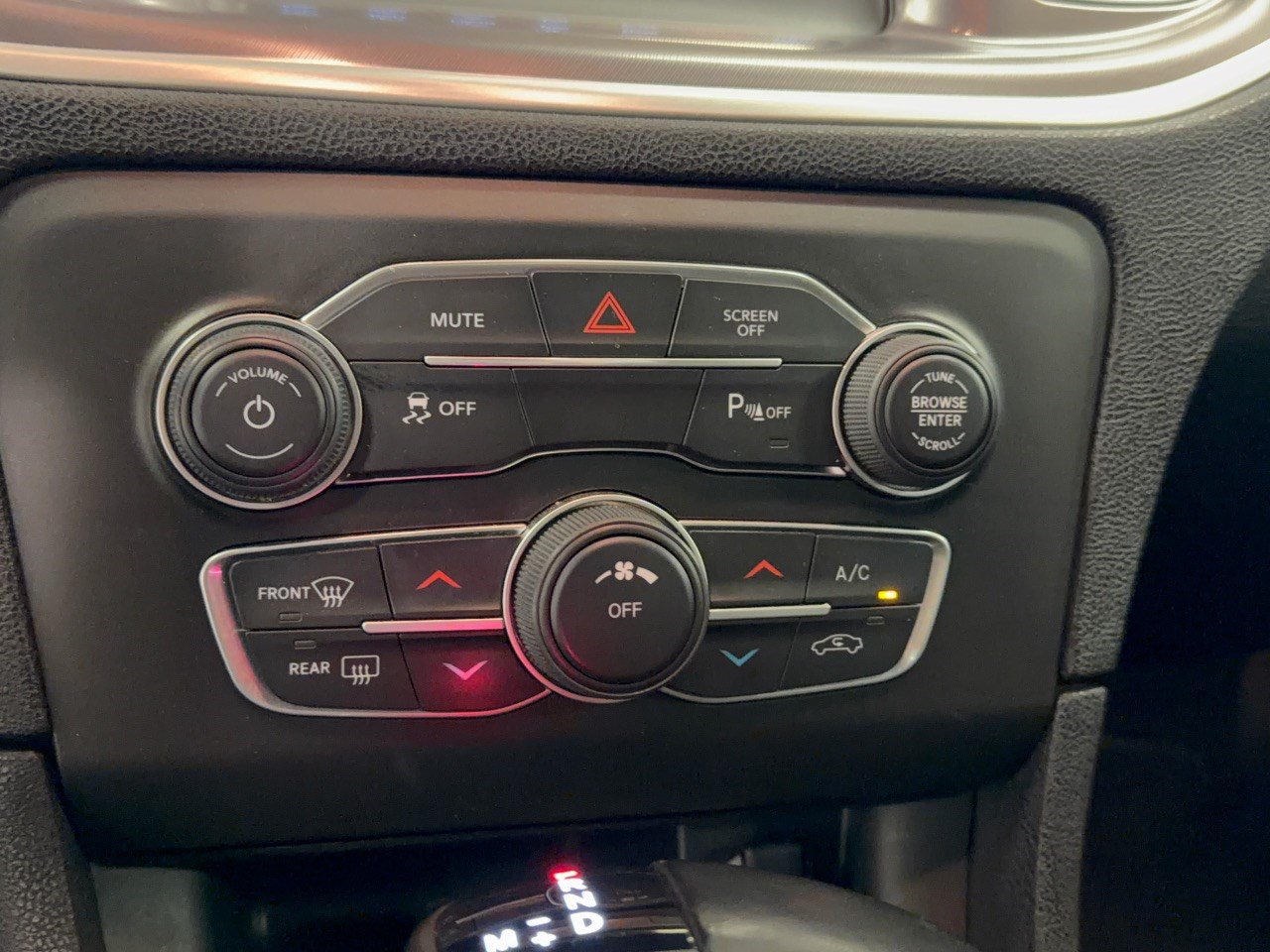 Used 2022 Dodge Charger SXT RWD image 22