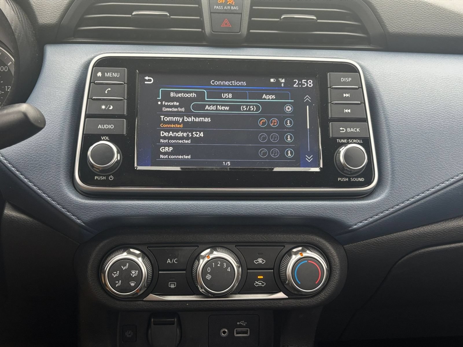Used 2025 Nissan Versa SV FWD image 16