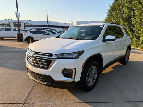 Used 2023 Chevrolet Traverse LT FWD image 7