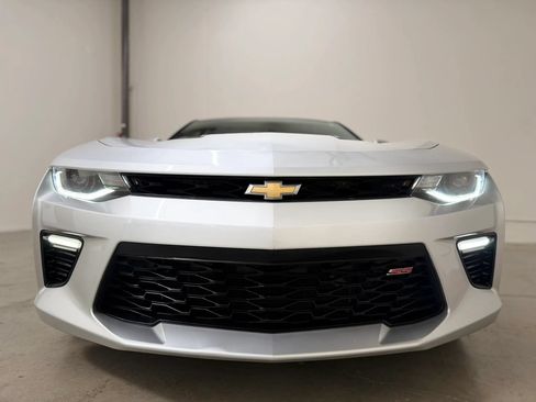 Used 2017 Chevrolet Camaro SS RWD image 4