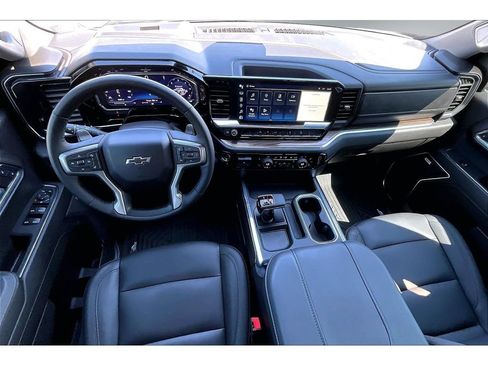 Used 2024 Chevrolet Silverado 1500 LT Trail Boss w/ Convenience Package II AWD/4WD image 8