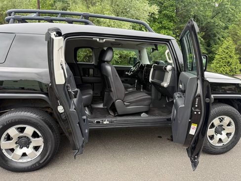 Used 2010 Toyota FJ Cruiser 4WD w/ Upgrade Pkg 2 image 31