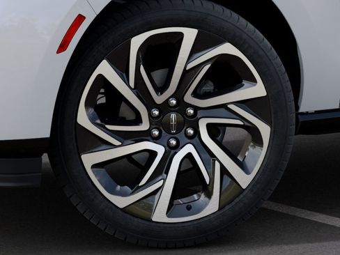 New 2027 Lincoln Navigator Reserve AWD/4WD image 19