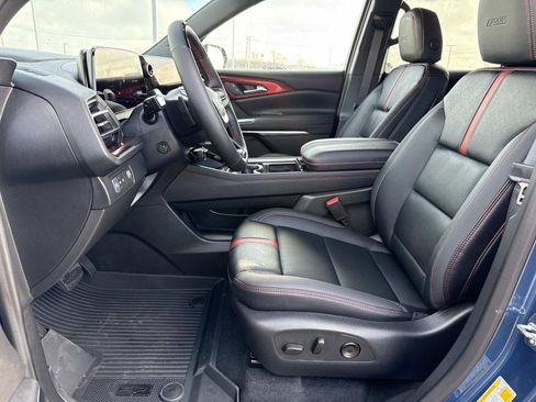 New 2026 Chevrolet Traverse RS image 9