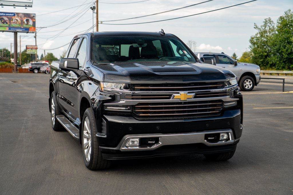 Used 2020 Chevrolet Silverado 1500 High Country w/ Technology Package AWD/4WD image 2