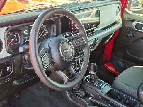 Used 2025 Jeep Wrangler Unlimited Sport AWD/4WD image 15