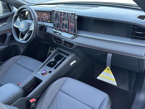 New 2026 Volkswagen Tiguan SE R-Line image 12