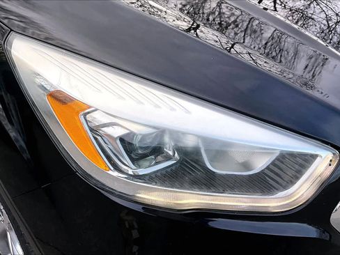 Used 2017 Ford Escape Titanium image 25