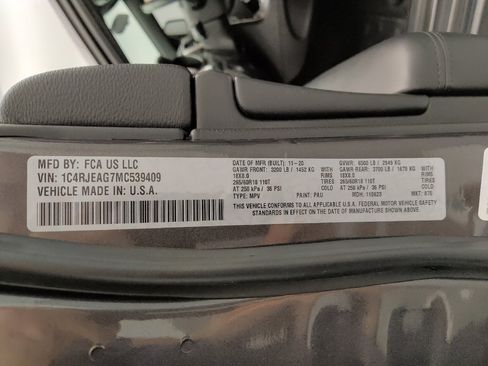 Used 2021 Jeep Grand Cherokee Laredo RWD image 33