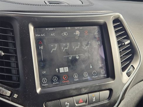 Certified 2021 Jeep Cherokee Latitude Lux w/ Sun & Sound Group image 26