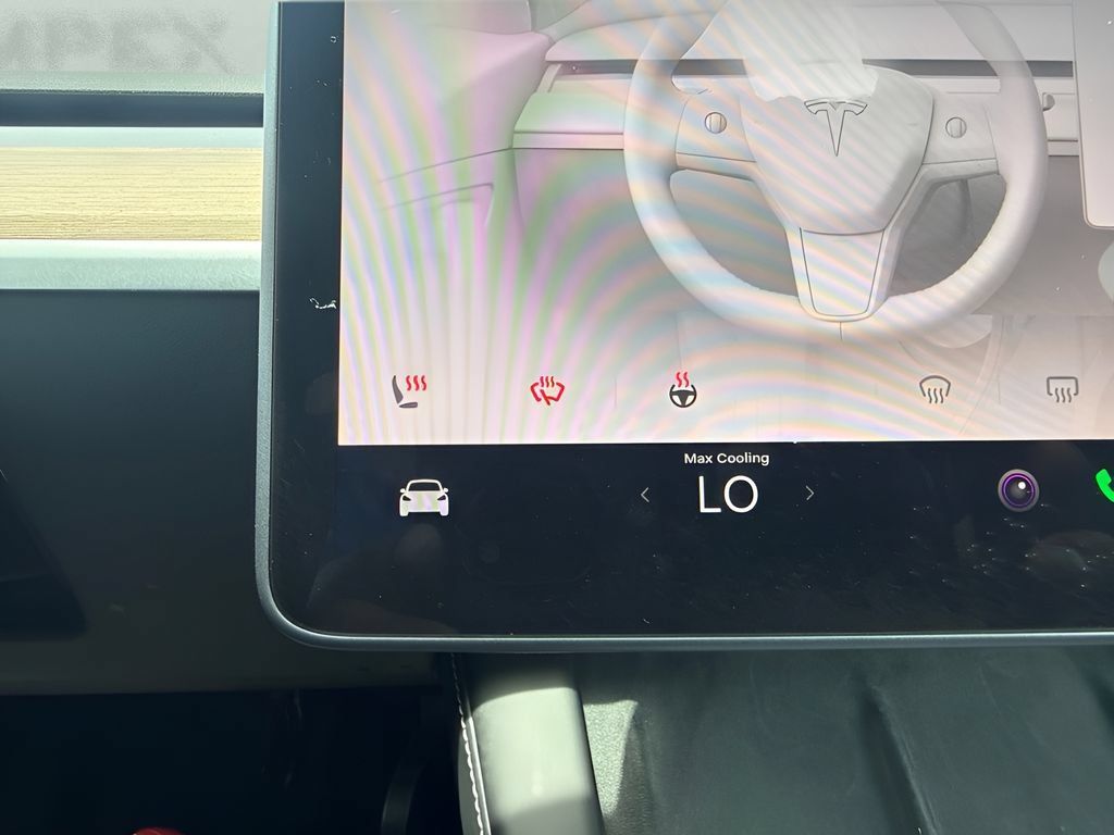 Used 2024 Tesla Model Y Long Range AWD/4WD image 23