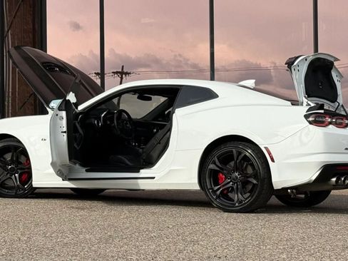 Used 2019 Chevrolet Camaro SS RWD image 29