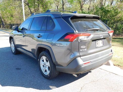Used 2020 Toyota RAV4 XLE image 3