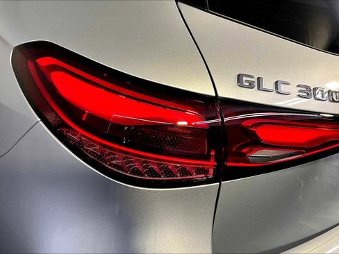 Used 2025 Mercedes-Benz GLC 300 4MATIC image 5