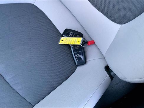 Used 2025 Toyota RAV4 XLE FWD image 14