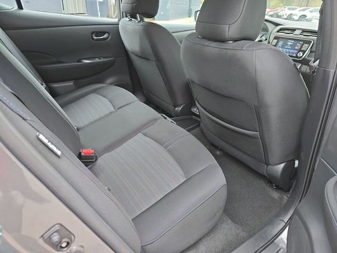 Used 2025 Nissan Leaf S image 14