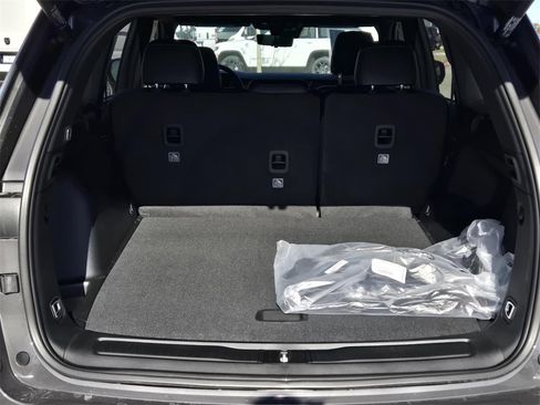 New 2025 Jeep Grand Cherokee Limited image 10