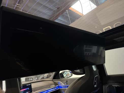 Used 2025 BMW i7 M70 image 18