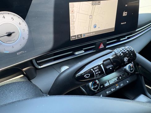 Used 2024 Hyundai Elantra SEL w/ Convenience Package image 33