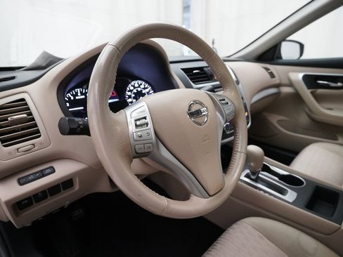 Used 2016 Nissan Altima 2.5 SV w/ Convenience Package image 8