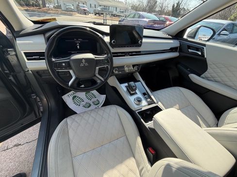 Used 2022 Mitsubishi Outlander SEL image 17