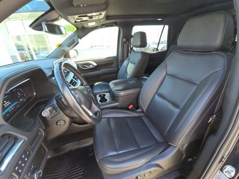 Used 2022 Chevrolet Tahoe Z71 w/ Luxury Package image 17