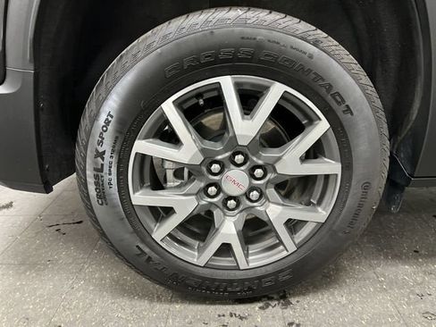 Certified 2023 GMC Acadia SLE image 32