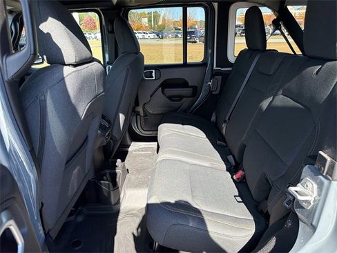 Used 2024 Jeep Wrangler Willys image 21