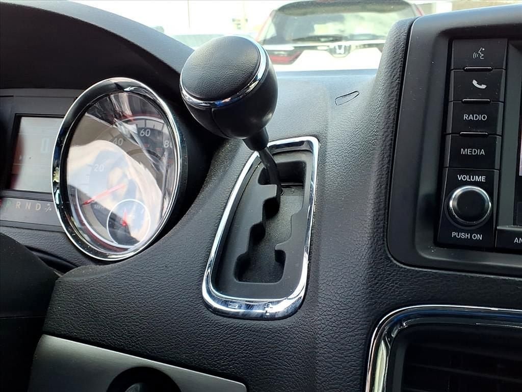 Used 2019 Dodge Grand Caravan GT FWD image 12