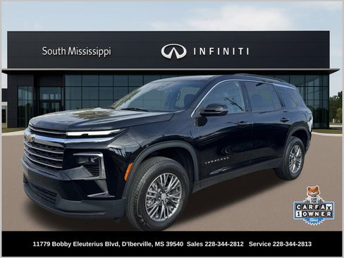 Used 2025 Chevrolet Traverse LT image 1