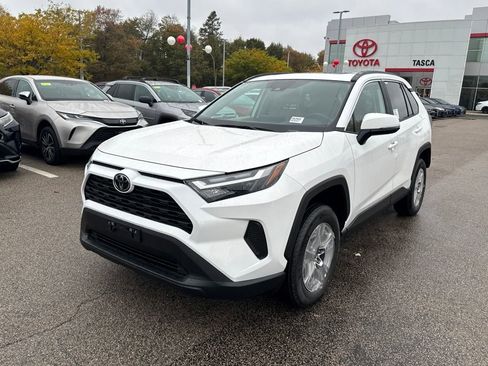 New 2025 Toyota RAV4 XLE image 3