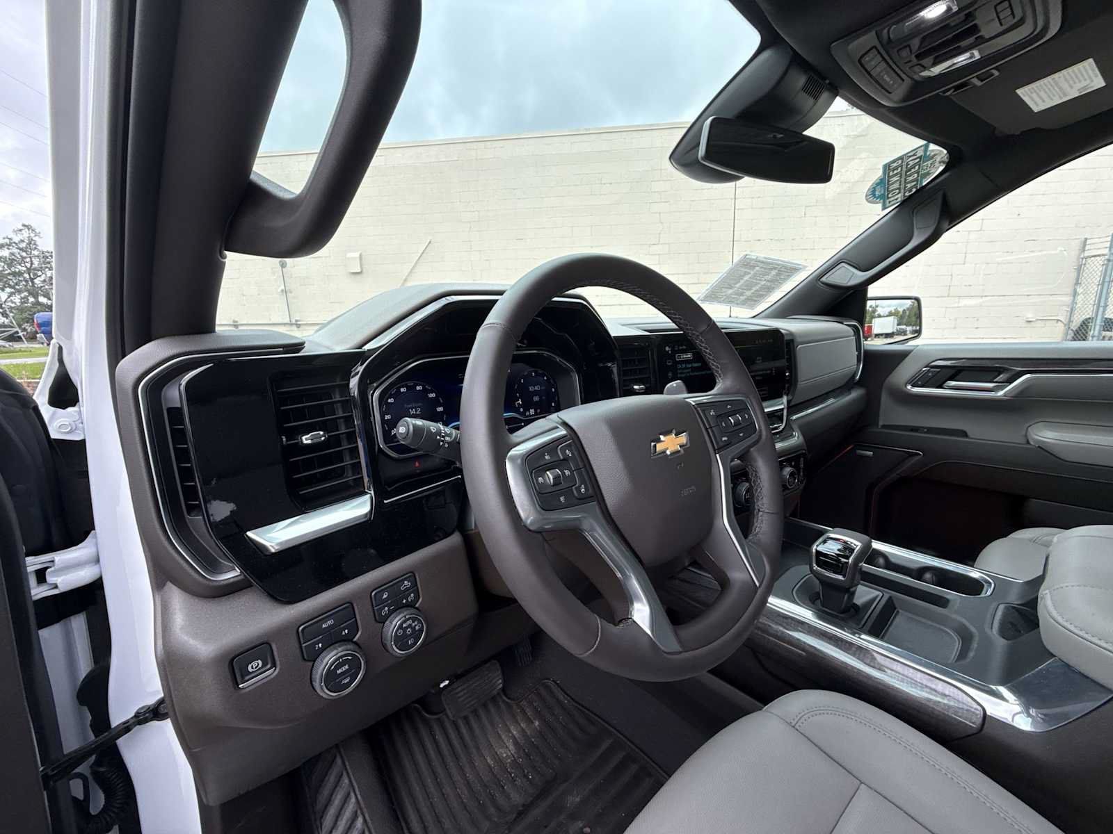 Certified 2024 Chevrolet Silverado 1500 LTZ w/ LTZ Premium Texas Edition AWD/4WD image 10