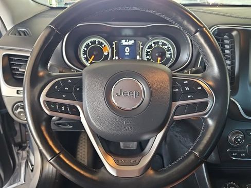Used 2021 Jeep Cherokee Latitude Plus AWD/4WD image 10