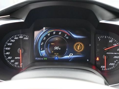 Used 2017 Chevrolet Corvette Stingray Coupe w/ 1LT RWD image 10