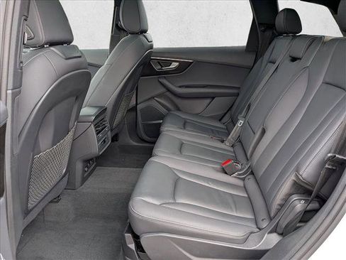 Certified 2025 Audi Q7 Premium Plus image 19
