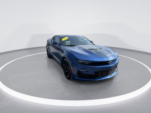 Used 2022 Chevrolet Camaro SS RWD image 2