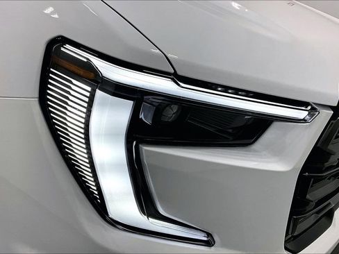 New 2026 GMC Acadia AT4 w/ LPO, Floor Liner Package image 33